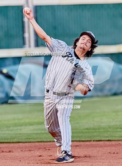 Thumbnail 2 in Twelve Bridges vs. Casa Roble (CIF SJS D4 Final) photogallery.