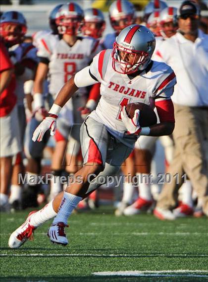 Thumbnail 3 in Lincoln vs. Pleasant Grove (Battle at the Capital) photogallery.