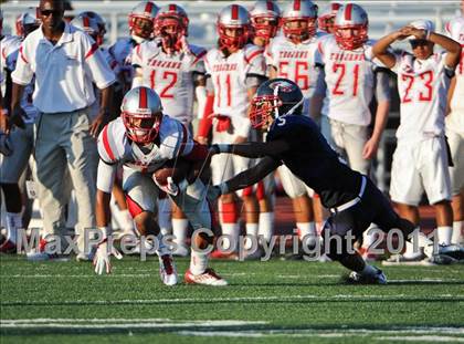 Thumbnail 1 in Lincoln vs. Pleasant Grove (Battle at the Capital) photogallery.
