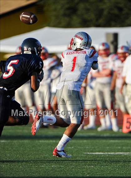 Thumbnail 2 in Lincoln vs. Pleasant Grove (Battle at the Capital) photogallery.