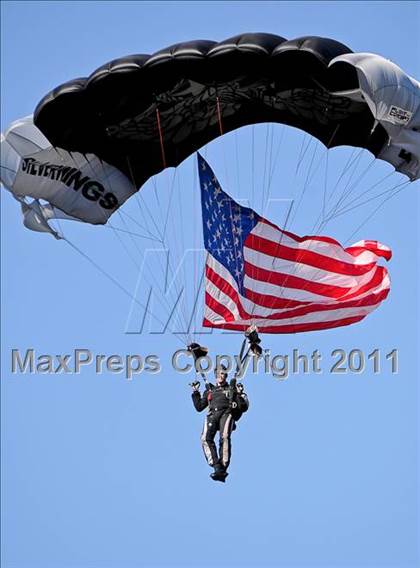 Thumbnail 1 in Lincoln vs. Pleasant Grove (Battle at the Capital) photogallery.