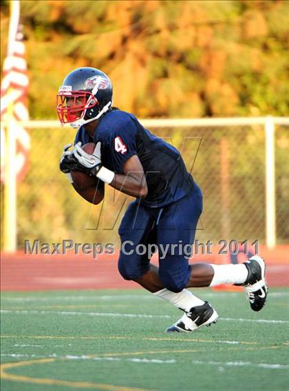Thumbnail 3 in Lincoln vs. Pleasant Grove (Battle at the Capital) photogallery.