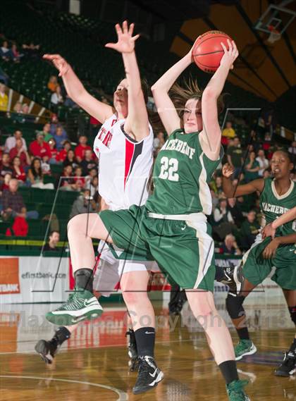 Thumbnail 1 in Centauri vs. Bishop Machebeuf (CHSAA 3A Great 8) photogallery.