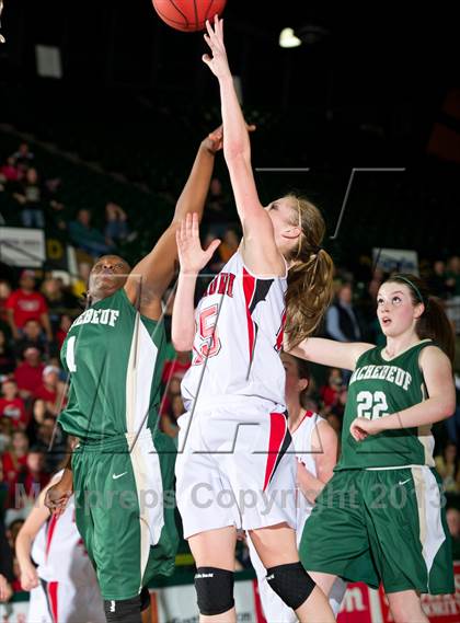 Thumbnail 2 in Centauri vs. Bishop Machebeuf (CHSAA 3A Great 8) photogallery.