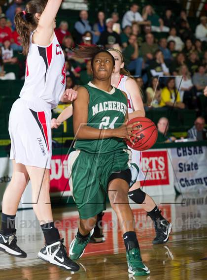 Thumbnail 3 in Centauri vs. Bishop Machebeuf (CHSAA 3A Great 8) photogallery.