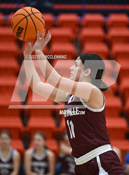 Thumbnail 3 in Perryville vs Baptist Prep photogallery.