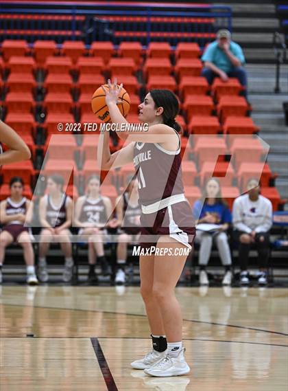 Thumbnail 3 in Perryville vs Baptist Prep photogallery.