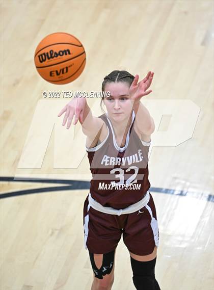 Thumbnail 3 in Perryville vs Baptist Prep photogallery.