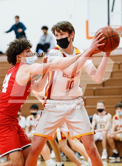 Thumbnail 1 in Burlingame vs. Menlo-Atherton photogallery.