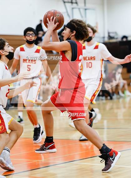 Thumbnail 1 in Burlingame vs. Menlo-Atherton photogallery.