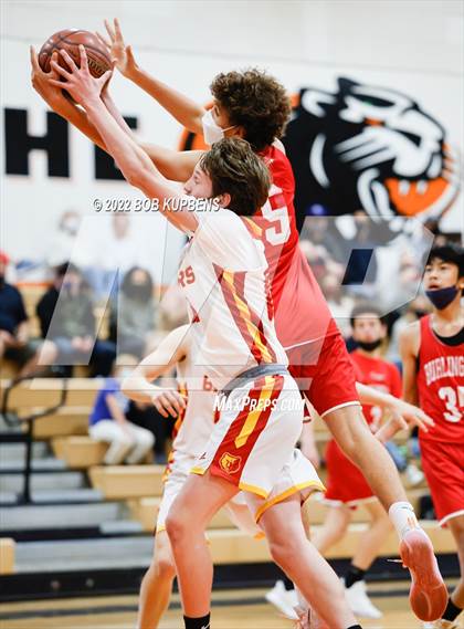 Thumbnail 3 in Burlingame vs. Menlo-Atherton photogallery.