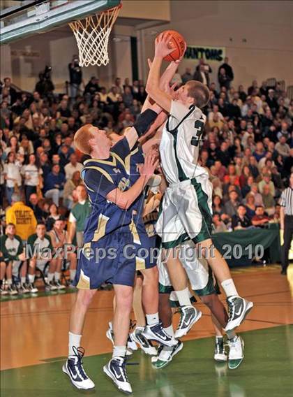 Thumbnail 3 in Bayport-Blue Point vs Harborfields (Section XI Class A Final) photogallery.