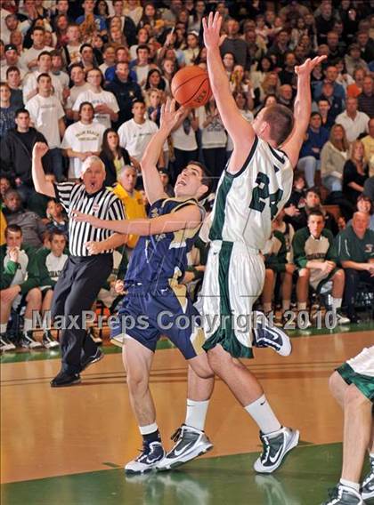 Thumbnail 3 in Bayport-Blue Point vs Harborfields (Section XI Class A Final) photogallery.