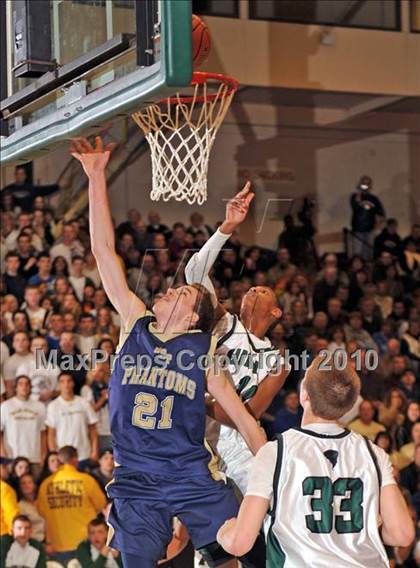 Thumbnail 2 in Bayport-Blue Point vs Harborfields (Section XI Class A Final) photogallery.