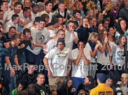 Thumbnail 2 in Bayport-Blue Point vs Harborfields (Section XI Class A Final) photogallery.