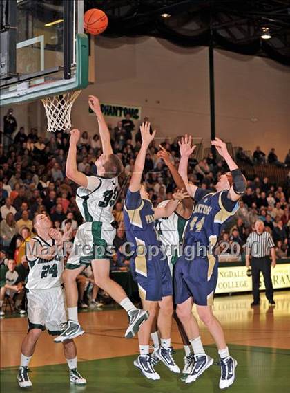 Thumbnail 2 in Bayport-Blue Point vs Harborfields (Section XI Class A Final) photogallery.