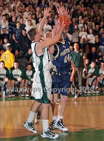 Thumbnail 3 in Bayport-Blue Point vs Harborfields (Section XI Class A Final) photogallery.