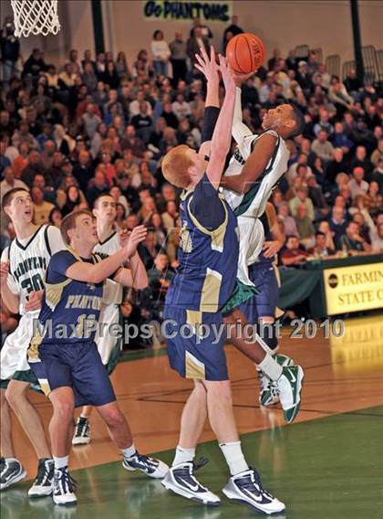 Thumbnail 2 in Bayport-Blue Point vs Harborfields (Section XI Class A Final) photogallery.