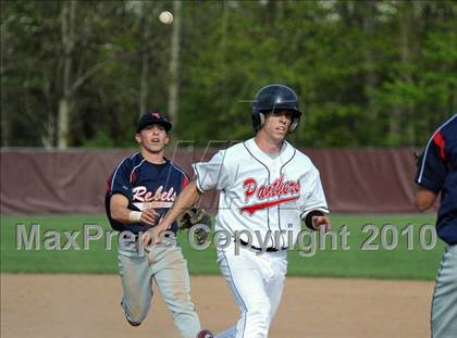 Thumbnail 2 in New Fairfield @ Pomperaug photogallery.