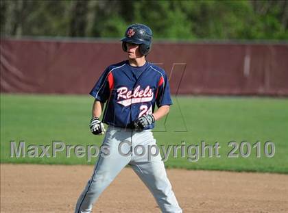 Thumbnail 1 in New Fairfield @ Pomperaug photogallery.