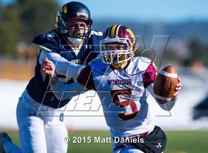Thumbnail 3 in Palmer Ridge vs. Windsor (CHSAA 4A Quarterfinal) photogallery.