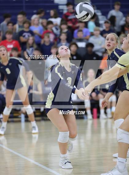Thumbnail 3 in Bloom-Carroll @ Teays Valley photogallery.