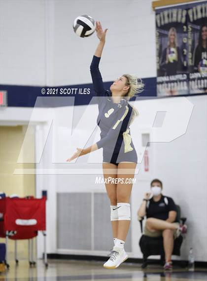 Thumbnail 2 in Bloom-Carroll @ Teays Valley photogallery.