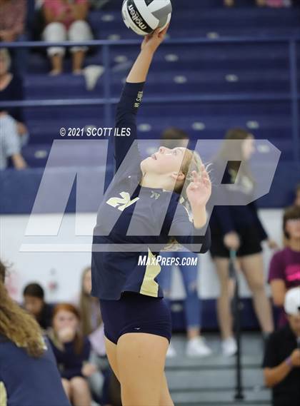 Thumbnail 3 in Bloom-Carroll @ Teays Valley photogallery.