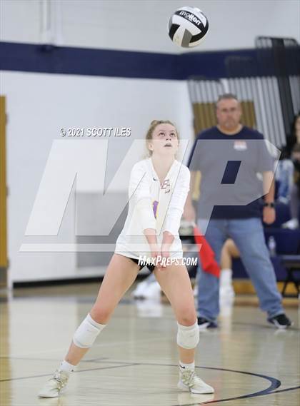Thumbnail 3 in Bloom-Carroll @ Teays Valley photogallery.