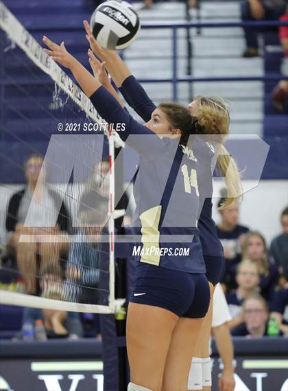 Thumbnail 2 in Bloom-Carroll @ Teays Valley photogallery.