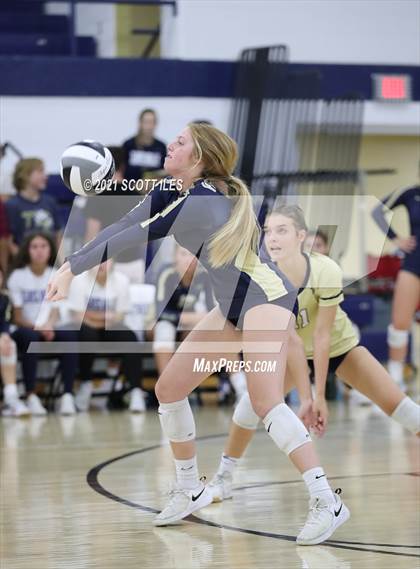 Thumbnail 3 in Bloom-Carroll @ Teays Valley photogallery.