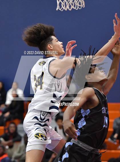 Thumbnail 3 in Lee vs. Inderkum (Fortune Showcase) photogallery.