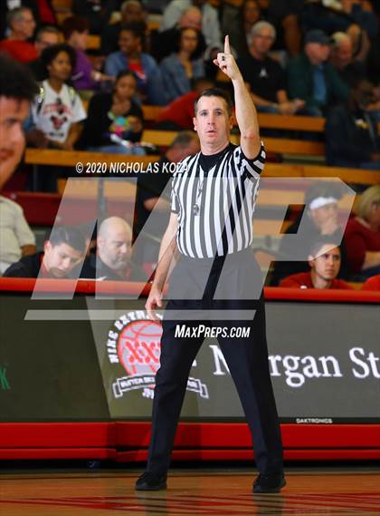 Thumbnail 2 in Harvard-Westlake vs. Bishop Gorman (Nike Extravaganza) photogallery.