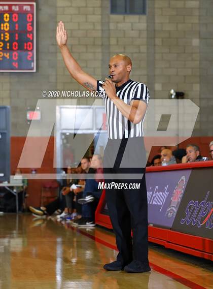 Thumbnail 2 in Harvard-Westlake vs. Bishop Gorman (Nike Extravaganza) photogallery.