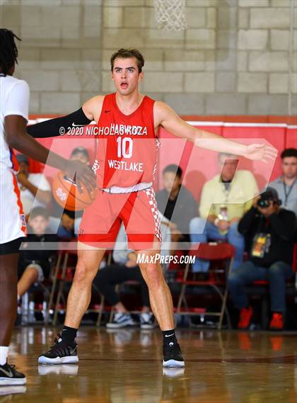 Thumbnail 2 in Harvard-Westlake vs. Bishop Gorman (Nike Extravaganza) photogallery.