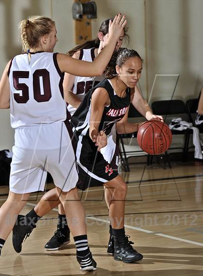Thumbnail 2 in Palm Springs vs Laguna Beach (MaxPreps Holiday Classic) photogallery.