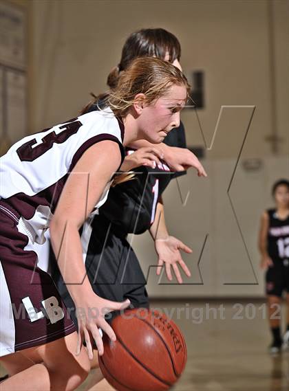 Thumbnail 2 in Palm Springs vs Laguna Beach (MaxPreps Holiday Classic) photogallery.