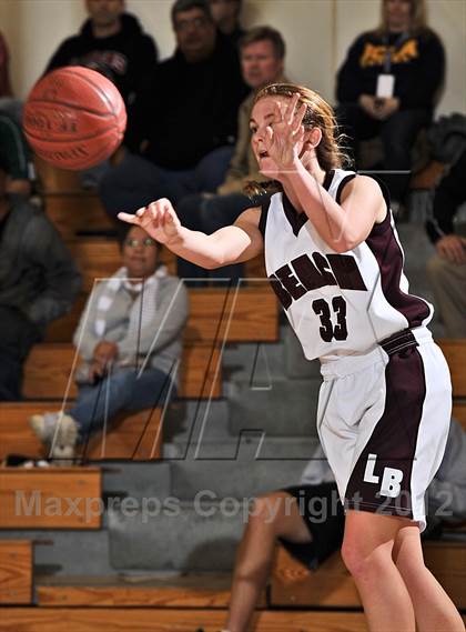 Thumbnail 3 in Palm Springs vs Laguna Beach (MaxPreps Holiday Classic) photogallery.