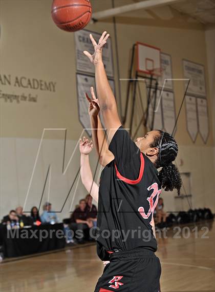 Thumbnail 2 in Palm Springs vs Laguna Beach (MaxPreps Holiday Classic) photogallery.