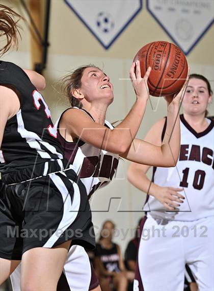 Thumbnail 1 in Palm Springs vs Laguna Beach (MaxPreps Holiday Classic) photogallery.