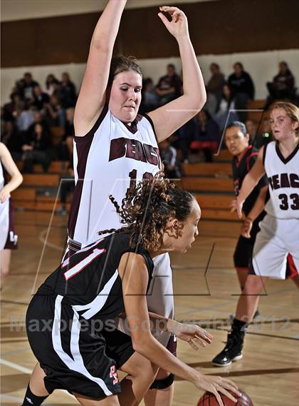 Thumbnail 1 in Palm Springs vs Laguna Beach (MaxPreps Holiday Classic) photogallery.