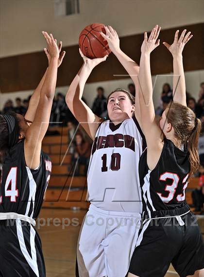 Thumbnail 1 in Palm Springs vs Laguna Beach (MaxPreps Holiday Classic) photogallery.