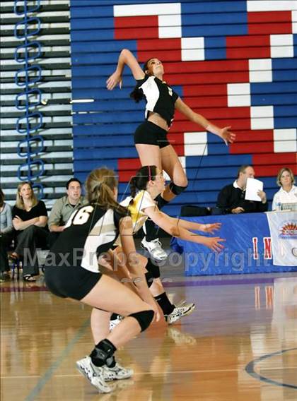 Thumbnail 3 in Mountain View vs. Archbishop Mitty (CIF CCS D2 Final) photogallery.