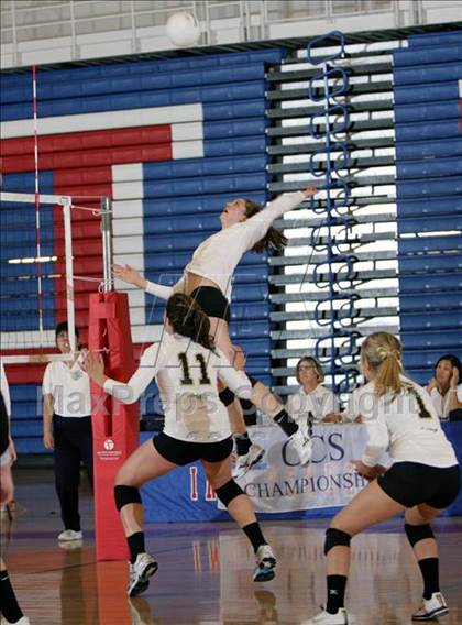 Thumbnail 3 in Mountain View vs. Archbishop Mitty (CIF CCS D2 Final) photogallery.