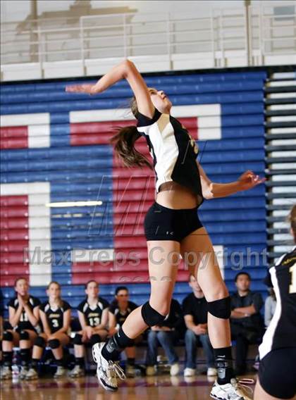 Thumbnail 1 in Mountain View vs. Archbishop Mitty (CIF CCS D2 Final) photogallery.