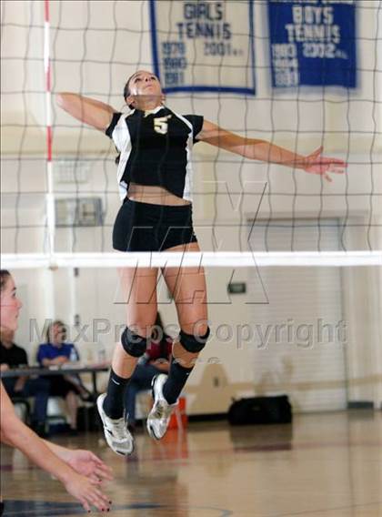 Thumbnail 1 in Mountain View vs. Archbishop Mitty (CIF CCS D2 Final) photogallery.