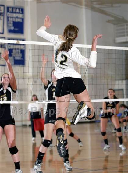 Thumbnail 3 in Mountain View vs. Archbishop Mitty (CIF CCS D2 Final) photogallery.