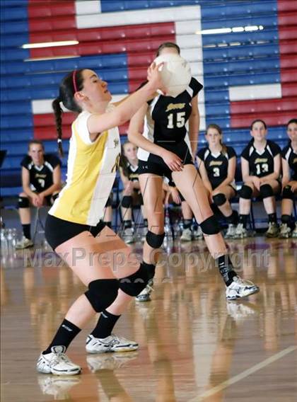 Thumbnail 3 in Mountain View vs. Archbishop Mitty (CIF CCS D2 Final) photogallery.