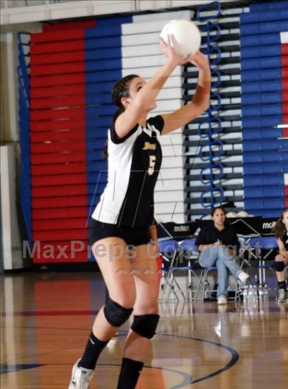 Thumbnail 1 in Mountain View vs. Archbishop Mitty (CIF CCS D2 Final) photogallery.