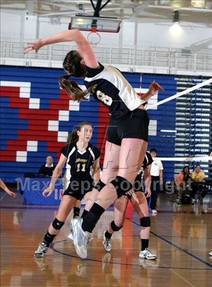 Thumbnail 2 in Mountain View vs. Archbishop Mitty (CIF CCS D2 Final) photogallery.